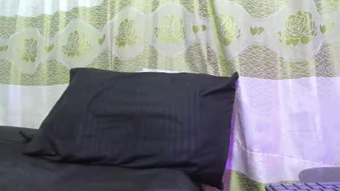 Snapshot of karoli_sanz chatting on February 15, 2:26 am Karolinstagram.karoli sanz online show from February 15, 2:26 am