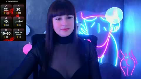 Snapshot of karolina_mia chatting on February 27, 9:40 am Caroline online show from February 27, 9:40 am