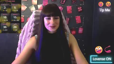 Snapshot of karolina_mia chatting on October 19, 9:47 am Caroline online show from October 19, 9:47 am