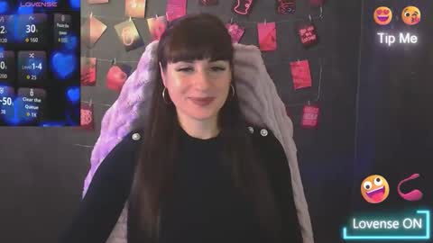 Snapshot of karolina_mia chatting on October 18, 9:46 am Caroline online show from October 18, 9:46 am