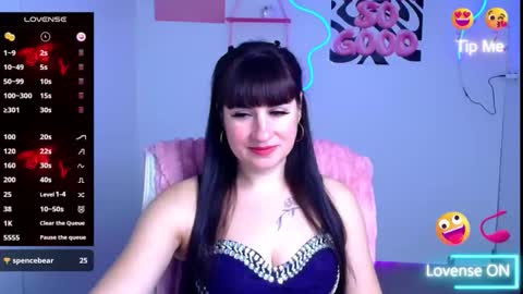 Caroline online show from December 3, 7:09 am