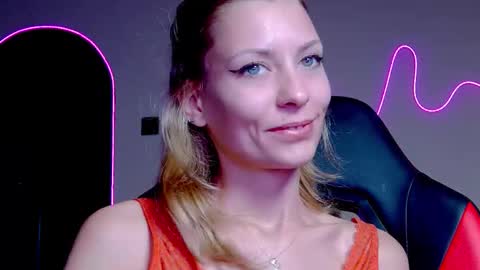 karoline121 online show from October 8, 9:32 pm