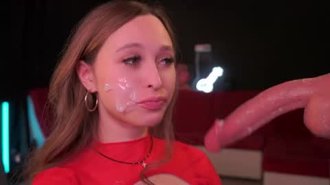 Caroline online show from February 28, 8:02 pm