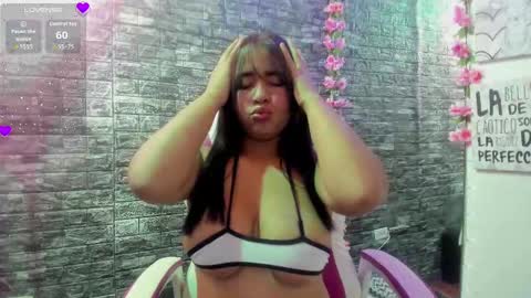 Snapshot of karoll__sex chatting on October 17, 1:04 pm KAROLL online show from October 17, 1:04 pm