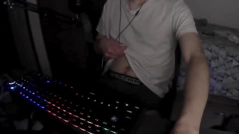 Snapshot of kassey12 chatting on February 14, 4:58 am AndyFuck online show from February 14, 4:58 am