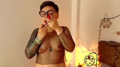 kat paradisse online show from December 15, 12:23 pm