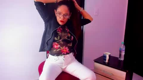 kataleya  online show from June 23, 12:44 pm