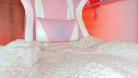 katalinaferreirax online show from November 19, 2:49 pm