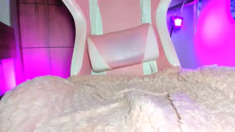 katalinaferreirax online show from October 23, 1:18 am