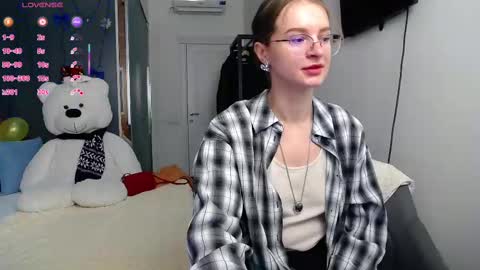 Snapshot of kate_jonson chatting on February 20, 7:23 am .Be kind and gentle with me and I will do my best for you. online show from February 20, 7:23 am