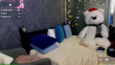 Snapshot of kate_jonson chatting on October 21, 12:10 pm .Be kind and gentle with me and I will do my best for you. online show from October 21, 12:10 pm