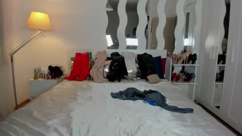 Snapshot of kate_redgar chatting on February 9, 3:56 pm kate_redgar online show from February 9, 3:56 pm