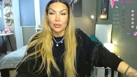 Therapist online show from December 15, 11:34 pm