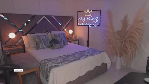  Kate Owens  online show from November 6, 11:46 am