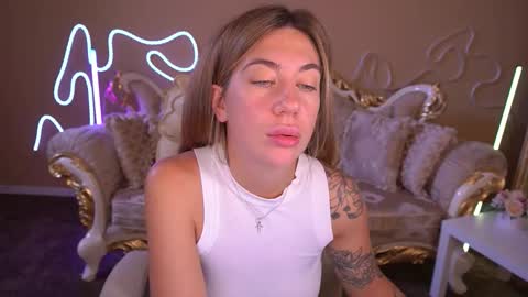 Snapshot of kateshanny chatting on October 12, 7:56 am Kate online show from October 12, 7:56 am