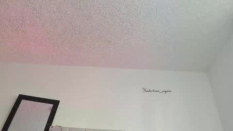 Snapshot of katestone_again chatting on October 5, 8:27 pm love meeee online show from October 5, 8:27 pm