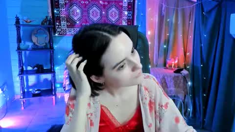 katewillows online show from February 28, 6:28 am