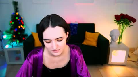 katewillows online show from January 16, 9:18 am