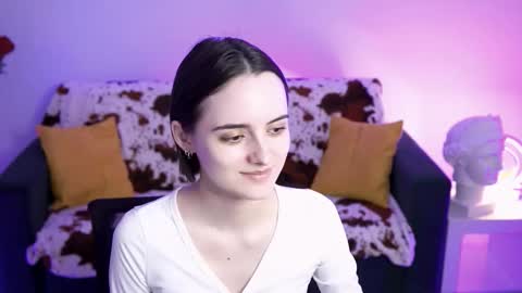 katewillows online show from March 22, 4:27 am