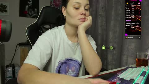 Snapshot of kathiekat chatting on February 2, 7:09 am Kathie online show from February 2, 7:09 am