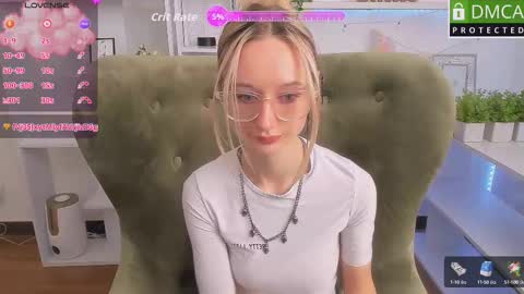 Snapshot of katia_kim chatting on September 12, 6:04 am Katia online show from September 12, 6:04 am