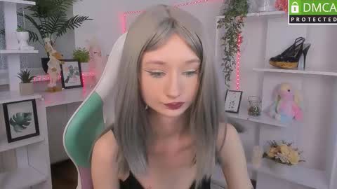 Snapshot of katia_kim chatting on October 20, 5:45 am Katia online show from October 20, 5:45 am