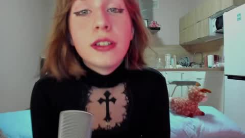 KatieNPZD online show from May 18, 10:49 pm