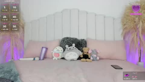 Katie  online show from November 12, 8:55 pm