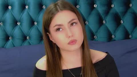 katiereeves online show from February 8, 6:11 pm