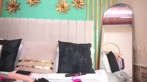 Snapshot of katlyn_martins chatting on September 14, 7:37 pm K A T L Y N online show from September 14, 7:37 pm