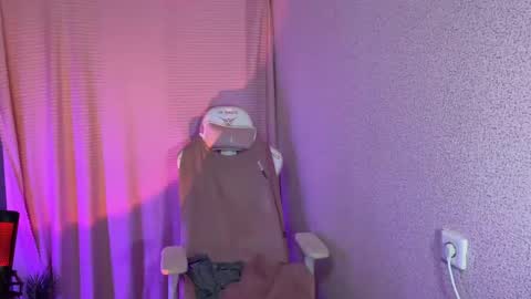   naked in pvt show 100 tk online show from October 8, 9:43 pm