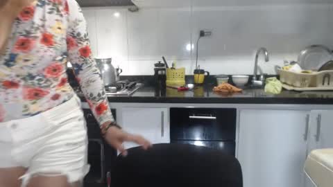 Snapshot of kattleyagray chatting on October 9, 8:03 pm KattleyaGrey online show from October 9, 8:03 pm