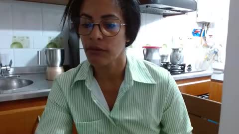 Snapshot of kattleyagray chatting on March 10, 12:17 pm KattleyaGrey online show from March 10, 12:17 pm