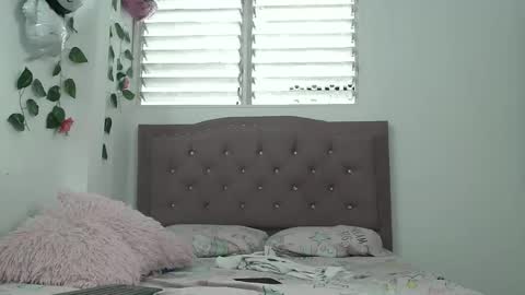 Katty online show from March 11, 2:29 pm