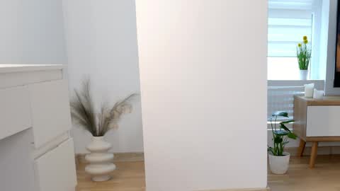 Katty Perry online show from April 9, 2:12 pm