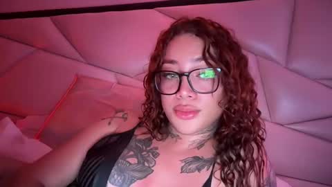 Snapshot of katy_monrroy chatting on October 2, 2:43 am Emily online show from October 2, 2:43 am