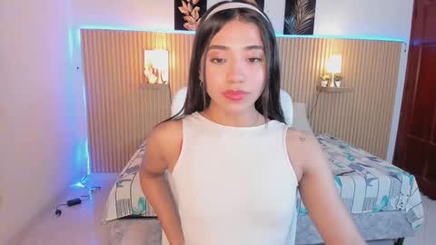 Snapshot of katya_rogerss chatting on October 3, 1:37 am katya online show from October 3, 1:37 am