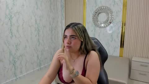 KatyBlondee  online show from November 15, 4:58 am