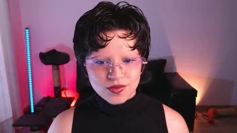 Snapshot of katyxxx_043 chatting on October 17, 6:56 pm katyxxx_043 online show from October 17, 6:56 pm