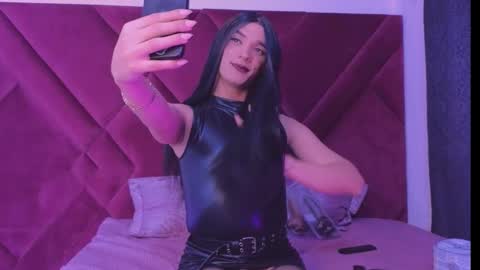 Snapshot of kayalstone chatting on October 1, 8:02 am Cattleya stone online show from October 1, 8:02 am