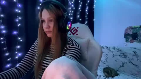 Amia online show from May 23, 7:32 pm