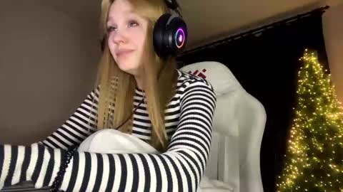 Amia online show from February 3, 5:39 pm