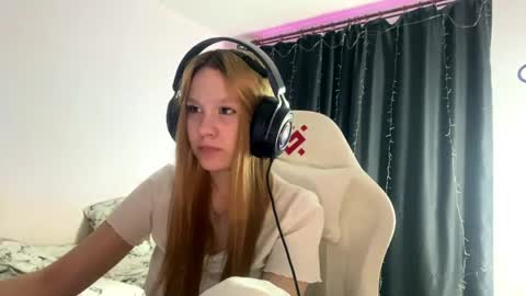 Amia online show from April 11, 5:28 pm