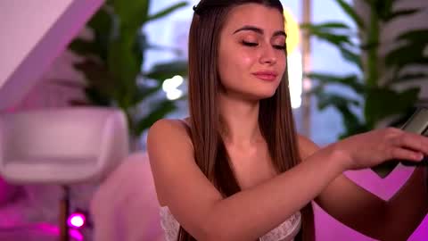 kaylabray online show from December 4, 6:46 am