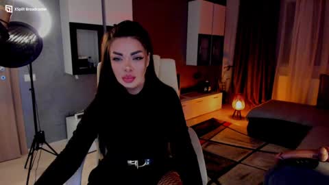 kaylee online show from December 11, 3:58 pm