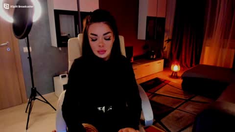 kaylee online show from December 11, 7:03 pm