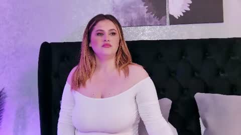 Kaylee online show from July 17, 6:43 pm