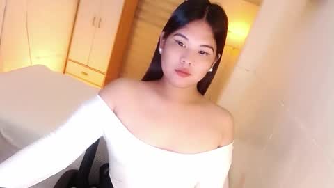 Y O U R        F U T U R E       K A Y L E E  online show from October 25, 10:21 pm