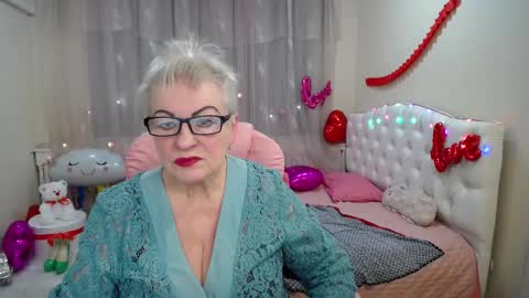 Snapshot of kaylesmoll chatting on February 21, 8:16 pm kaylesmoll online show from February 21, 8:16 pm