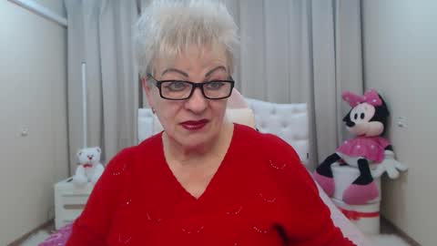 kaylesmoll online show from February 17, 7:57 pm